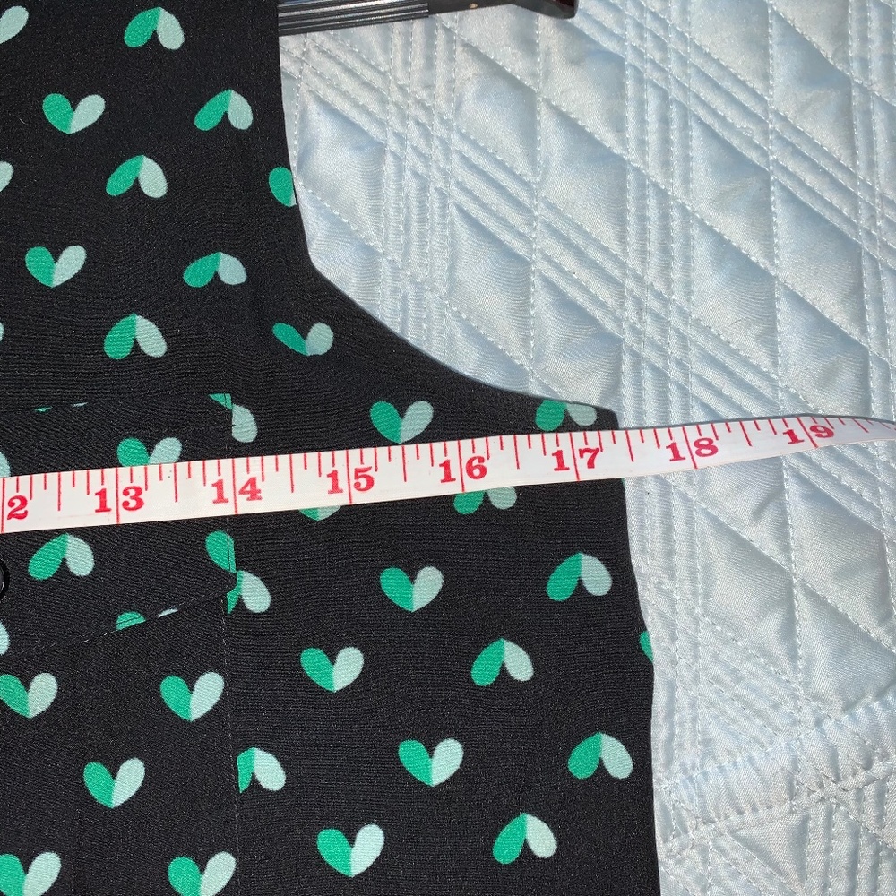 Green & White Hearts Sleeveless Button Top - Picture 9 of 11